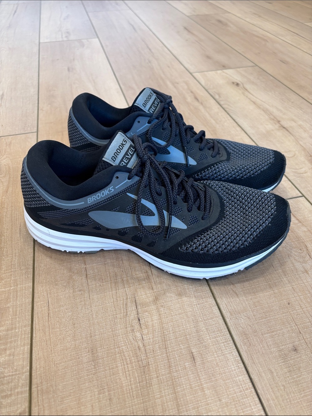 Brooks Revel Black & Gray Men's Running Shoes